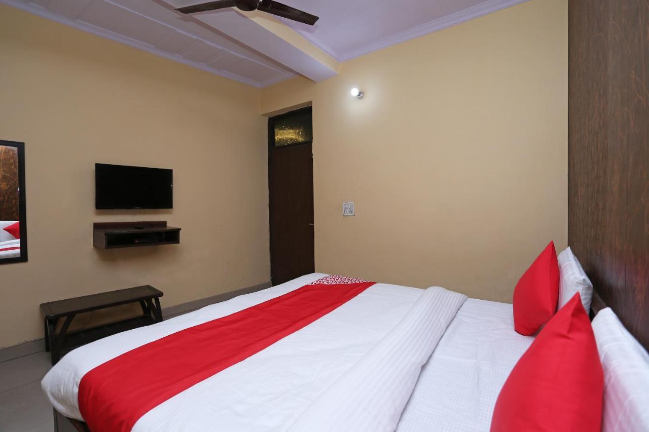 Oyo 37262 Akash 3* New Delhi